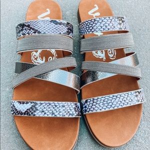 Boutique (Very G): Snake Print Mutimedia Sandals